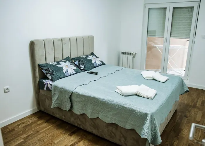 아파트 New Bubanj Apartment's